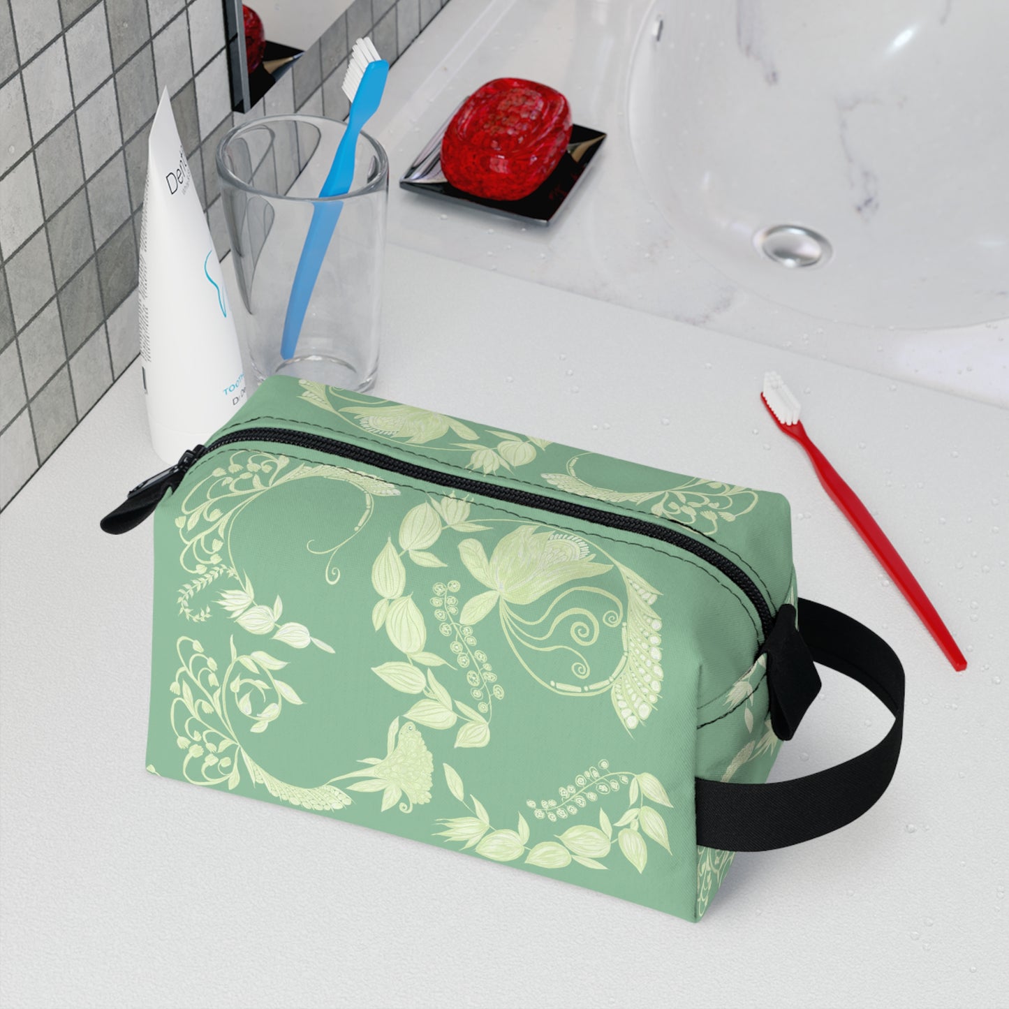 Wedgewood Wondrous Weeds Dopp Kit/Toiletry Bag